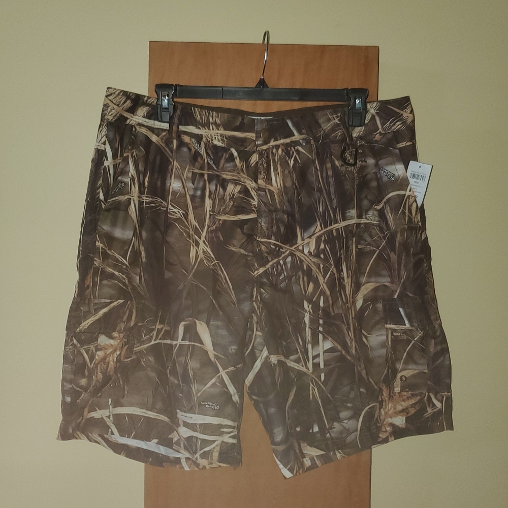 Bass Pro Shop 2XL Hunting/Camo Cargo Shorts